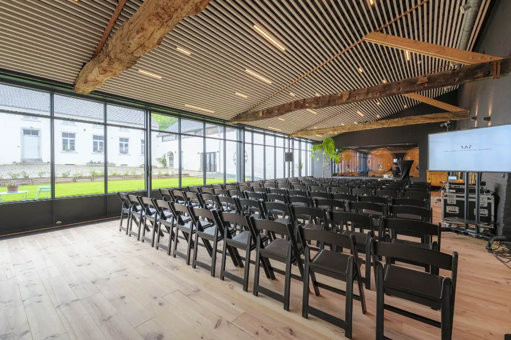 0009_DOMAINE_W grand salon.webp